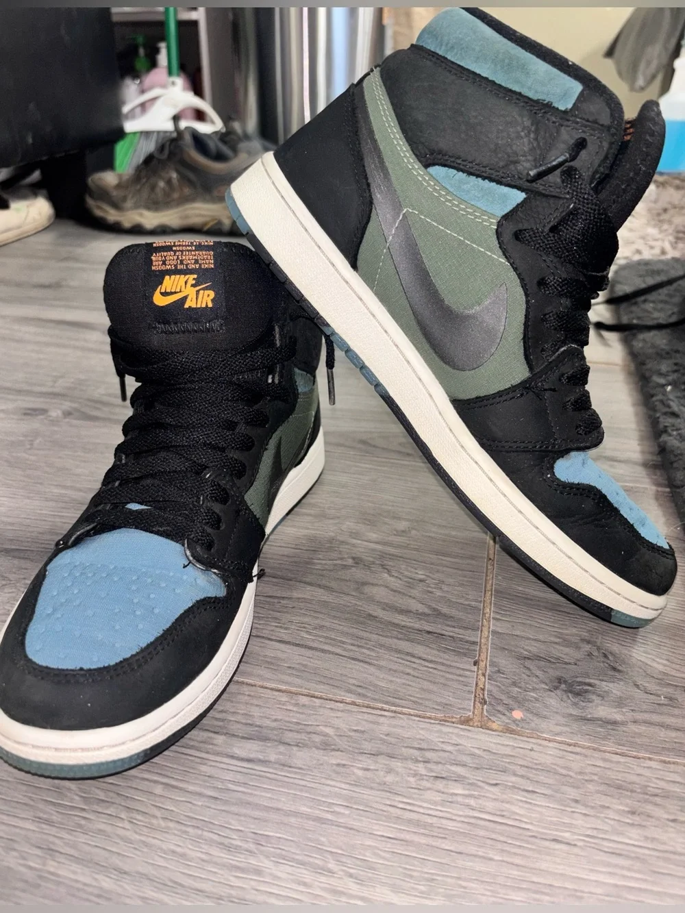 Jordan Men's Air Jordan 1 High in Teal/Olive/Black